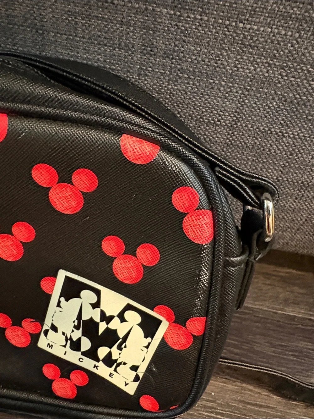 Disney Dani by Danielle Nicole Mickey crossbody purse bag